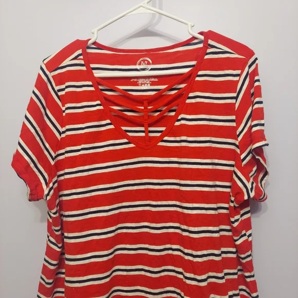 Maurices striped 2x criss-cross v neckline nautical colors plus size top - Picture 3 of 10